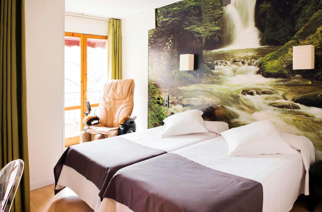 Hostal Un Punto Chic-Joaquin Costa Huesca Habitación foto
