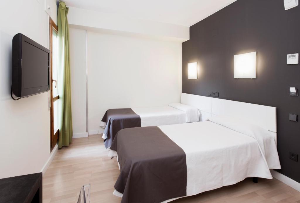 Hostal Un Punto Chic-Joaquin Costa Huesca Exterior foto